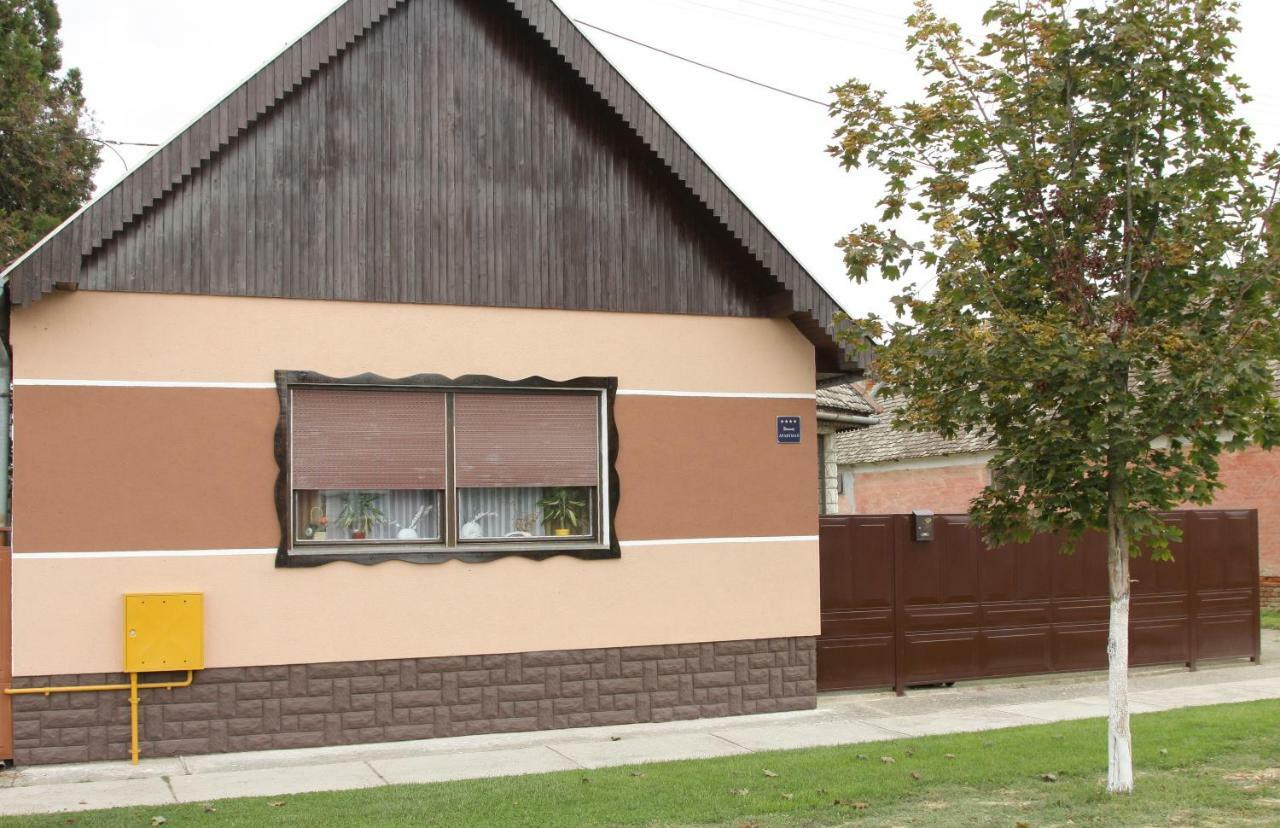 Apartman Sokica Bizovac Eksteriør billede
